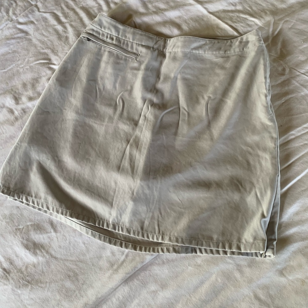 Patagonia Khaki Skirt/with shorts size10